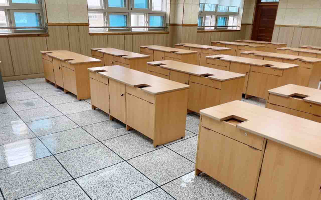 외국어고등학교 컴퓨터실 바닥청소 다녀왔어요~!